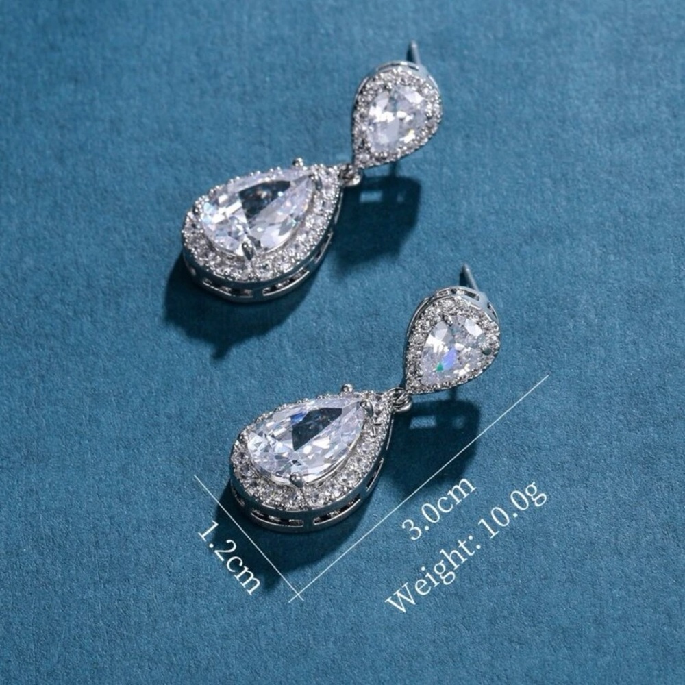 Cubic Zirconia Decor Water Drop Earrings - Picture 3 of 3